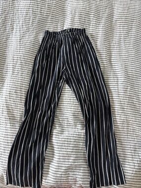Brandy Melville cropped pants